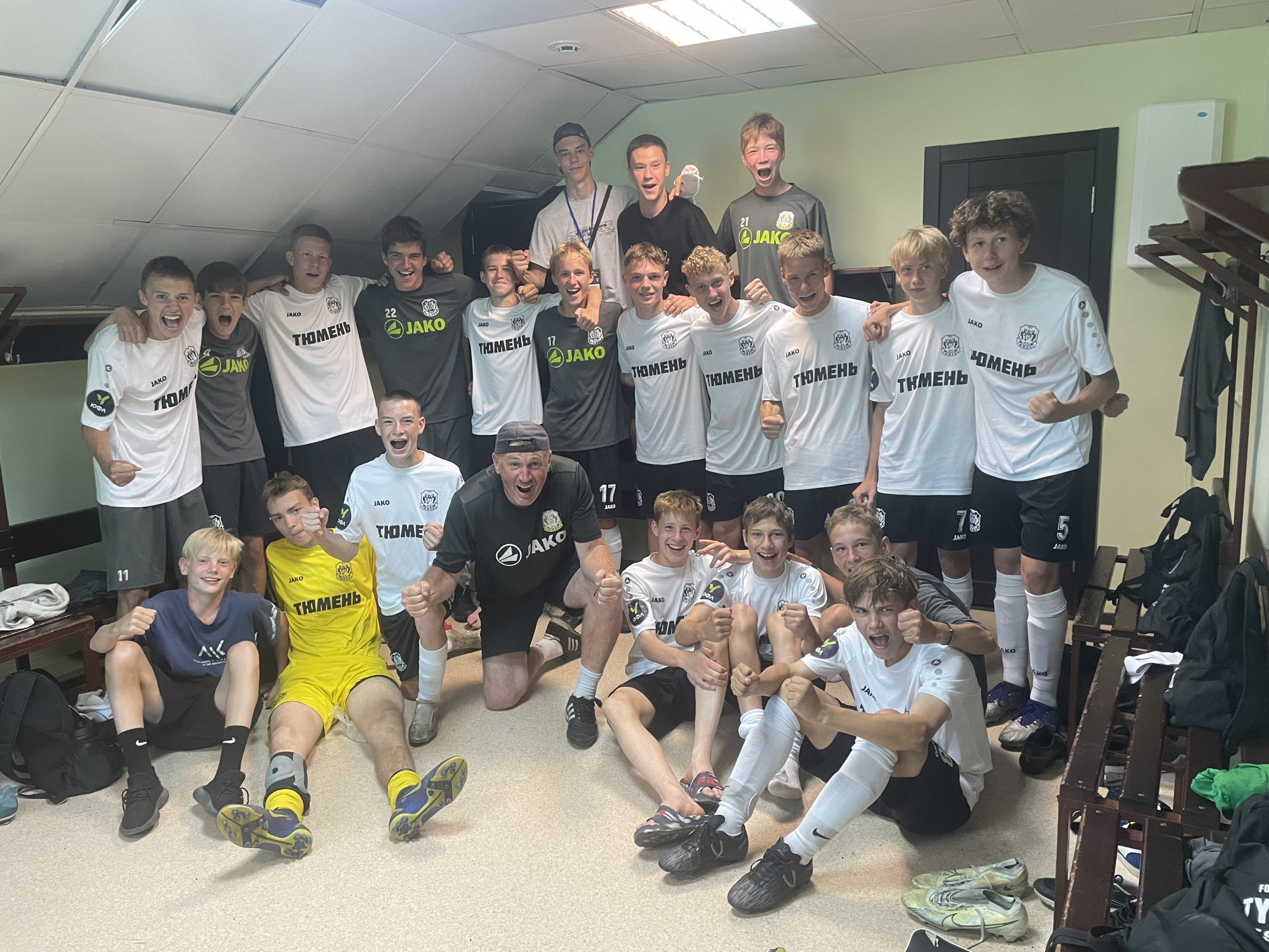 ЮФЛ-3. "Тюмень-2008 "- "Динамо-Алтайский край-2008"
